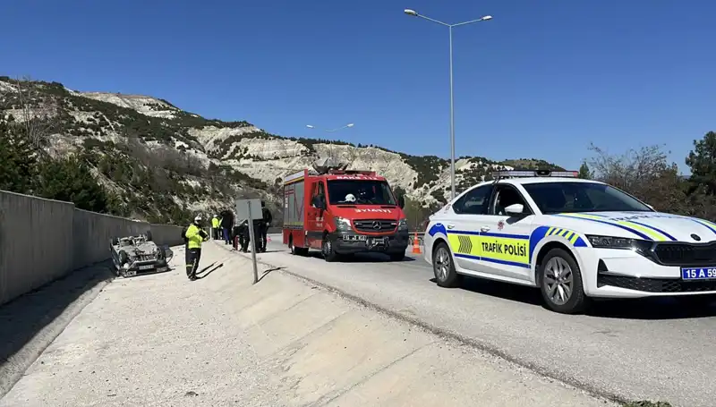 Burdur'daki Feci Kazada İki Çocuk Yaralandı: Dört Kişi Hastaneye Kaldırıldı