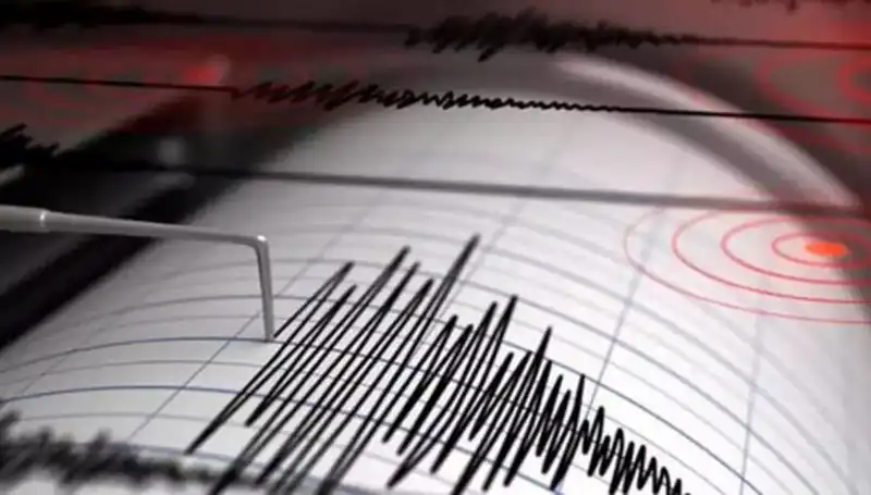 Ege Denizi'nde Beklenmedik 4,1 Büyüklüğünde Deprem Sarsıntısı
