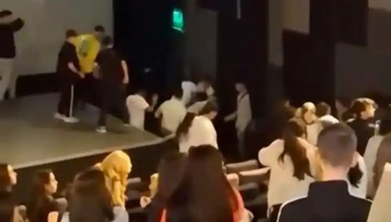 Rapçi Çakal'ın Hayranları Arasında Neler Yaşandı? Şok Edici Olay!