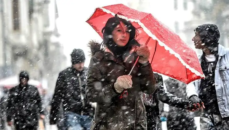 İstanbul'da Soğuk Hava Dalgası: Sıcaklık 20 Derece Düşecek!
