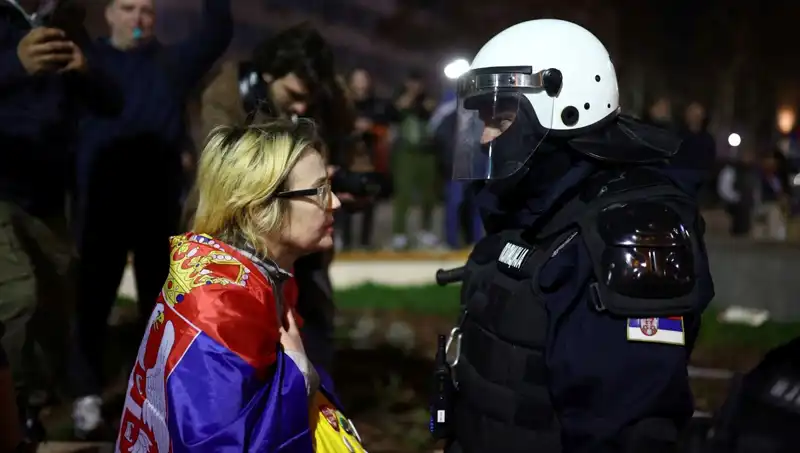 Sırbistan Polisi Yasaklı Sonik Silah Kullandı, Muhalefet Harekete Geçti!