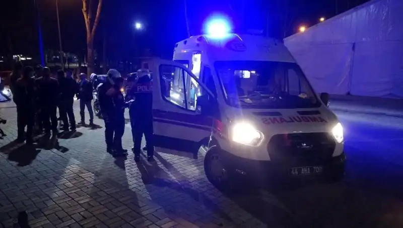 Şehir Parkında Silahlı Kavga: İki Grup Arasında Gergin Anlar!