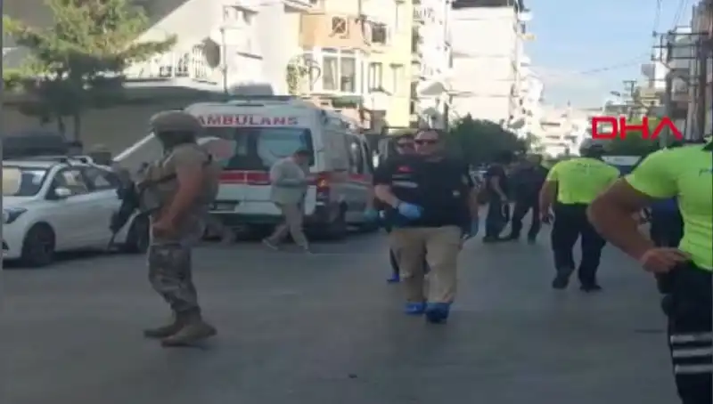 İzmir'de Karakola Yapılan Silahlı Saldırıda İki Şehit, Bir Yaralı!