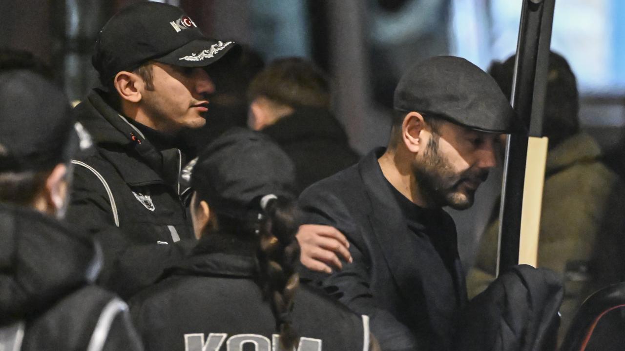 Beşiktaş Belediye Başkanı Akpolat, İhale Yolsuzluğu İddiasıyla Tutuklandı