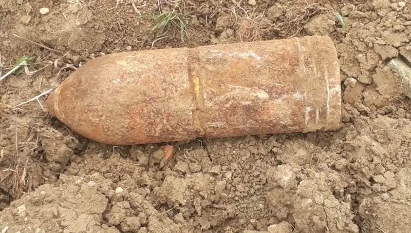 Çanakkale'de Tarihi Kazı: Patlamamış Top Mermisi Bulundu!