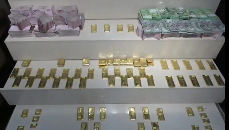 Van Havalimanı'nda Kaçak Altın ve Para Operasyonu: Şok Detaylar Ortaya Çıktı