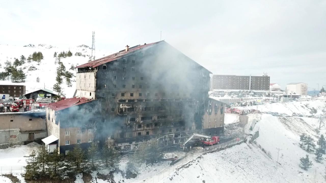 İzmir'de Yangın Sonrası 29 Yaralı Hastaneden Taburcu Edildi