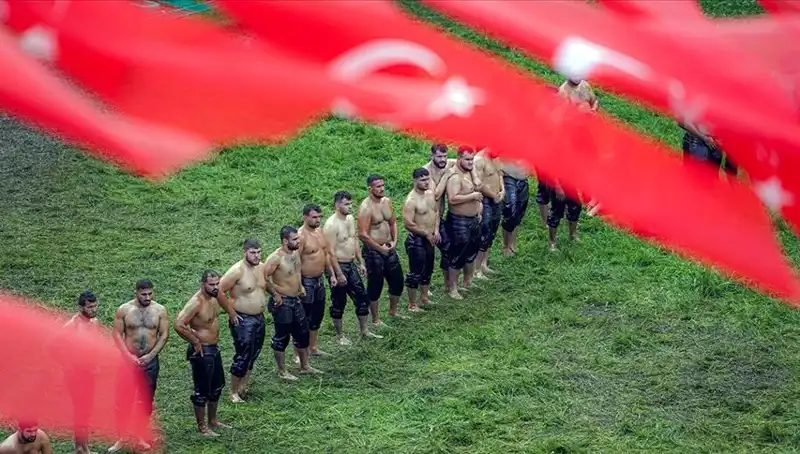 664. Kırkpınar Yağlı Güreşleri: Geleneğin Keşfi ve Pehlivanların Mücadelesi
