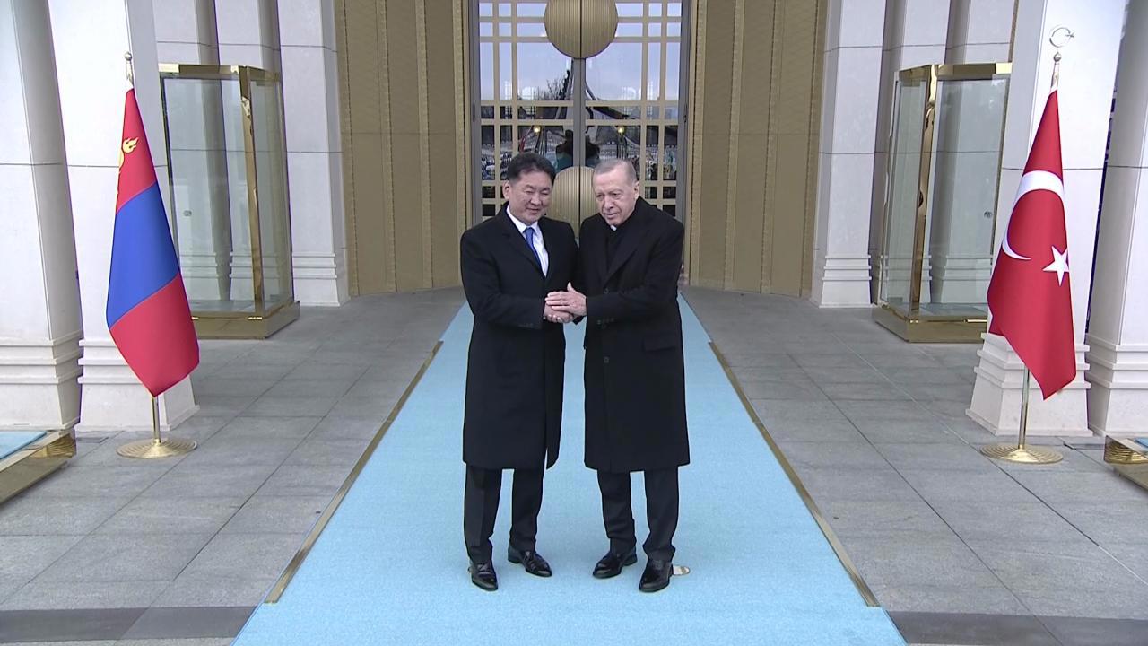 Moğolistan Cumhurbaşkanı Ukhnaa Ankara'da bulundu