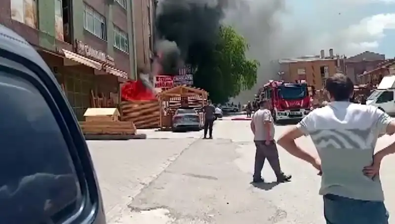 Ankara'da Yangın Paniği: İş Yerleri alev alev Yandı!