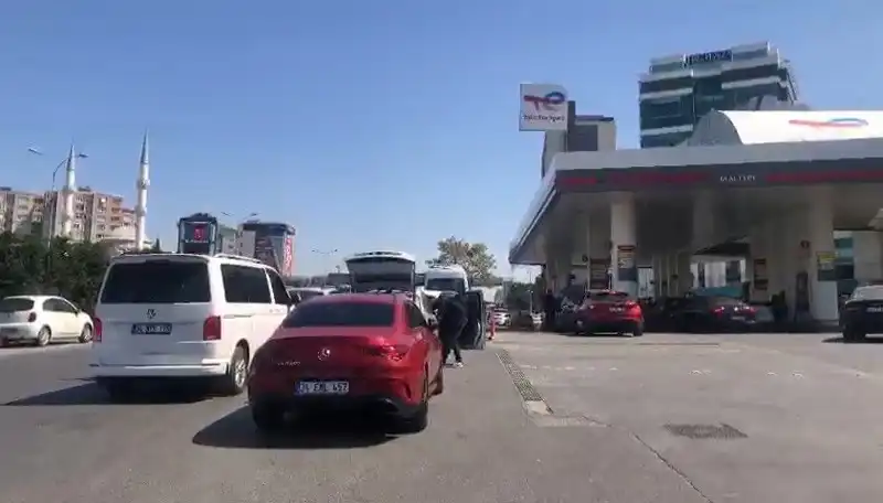 Deprem Sonrası Akaryakıt İstasyonlarında Uzayan Kuyruklar Harekete Geçirdi