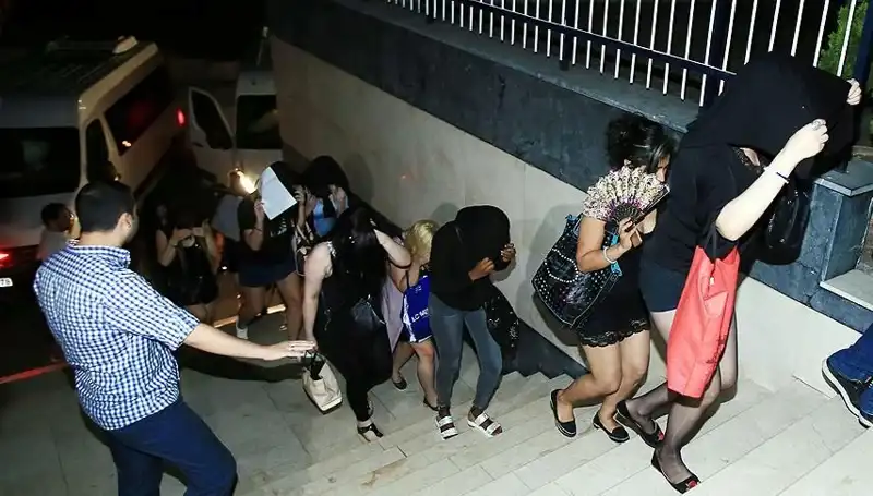 Düzce'de Fuhuş Operasyonu: 5 Zanlı Tutuklandı, Şok Detaylar Ortaya Çıktı