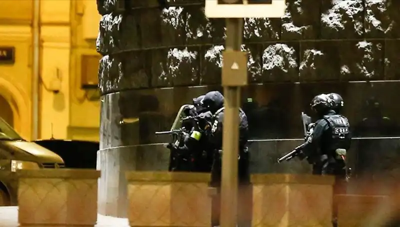 Rusya’da Silahlı Dehşet: Çatıdan Rastgele Ateş Açan Saldırı Panic Yaratıyor