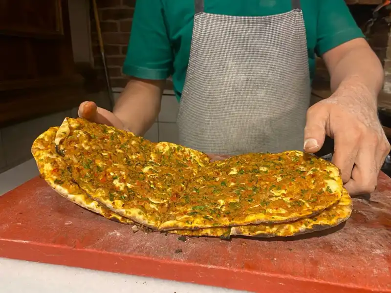 İstanbul’da Lahmacun Fiyatları: Semtler Arası Farklılıklar Neden Bu Kadar Büyük?