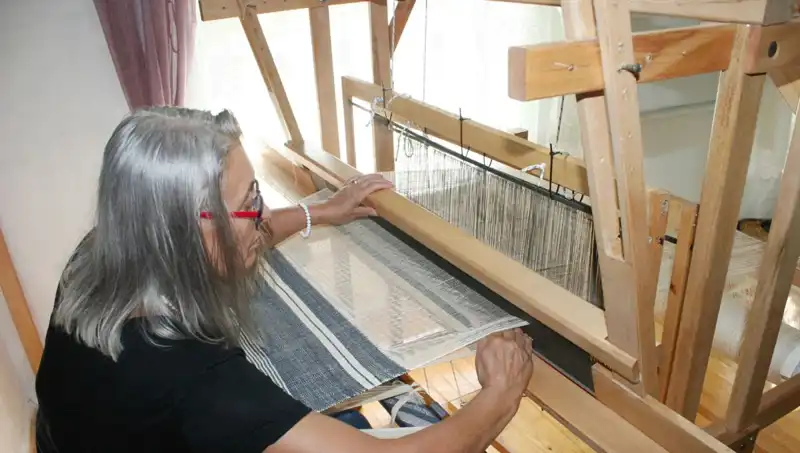 Eski Giysileri Yeniden Hayata Döndürerek Muhteşem Eşyalar Yaratın