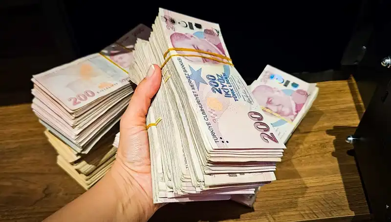 Mevduat Rekor Kırdı: Türkiye'de 12 Trilyon Lira Birikti!