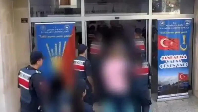 30 İl Genelinde FETÖ Operasyonu: 65 Kişi Tutuklandı