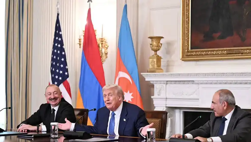 Aliyev'den Ermenistan'a Anayasa Çağrısı: Zaman Kaybına Yer Yok!