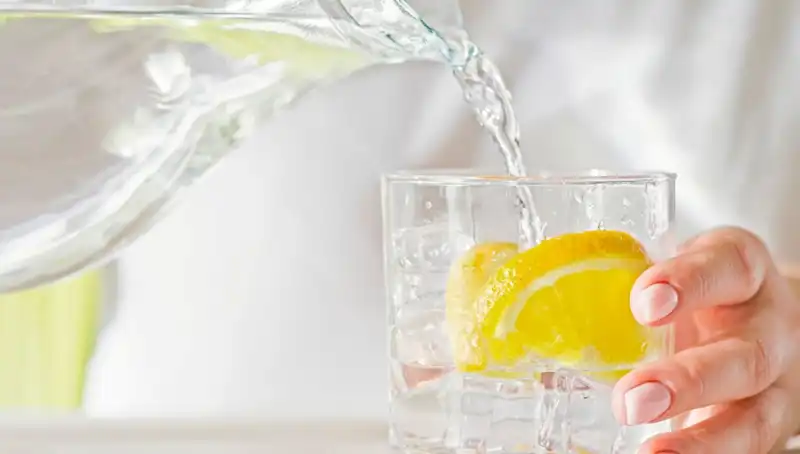 Limonlu Su İle Sağlığınızı Yenileyin: Doktorun Bilinmeyen Faydaları Açıklandı