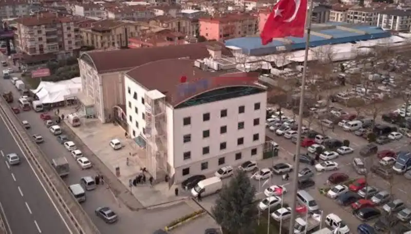 Deprem Mührü ile Özel Hastanede Şok Gelişme: Perde Betonları Kesildi!
