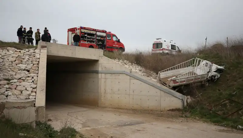 Kamyonet Alt Geçide Düştü: Kazada Bir Kişi Hayatını Kaybetti