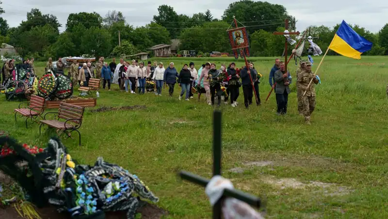 İngiliz Askeri Ukrayna'daki Çatışmalarda Hayatını Kaybetti: Detaylar ve Etkiler