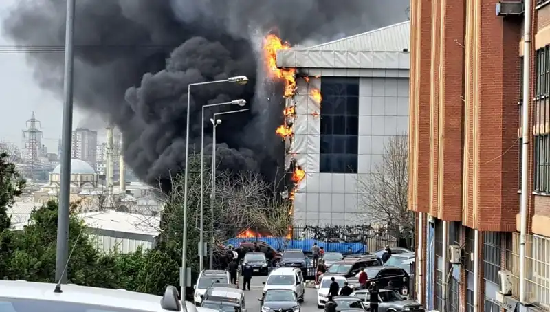 Başakşehir Sanayi Sitesinde Korkutan Yangın: Olayın Ayrıntıları ve Son Durum