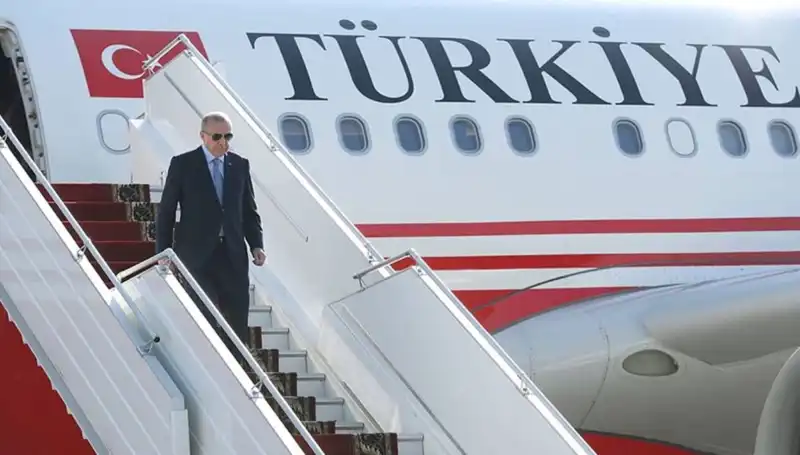 Cumhurbaşkanı Erdoğan İtalya'dan Yurda Döndü: Zirve Sonrası Önemli Değerlendirmeler