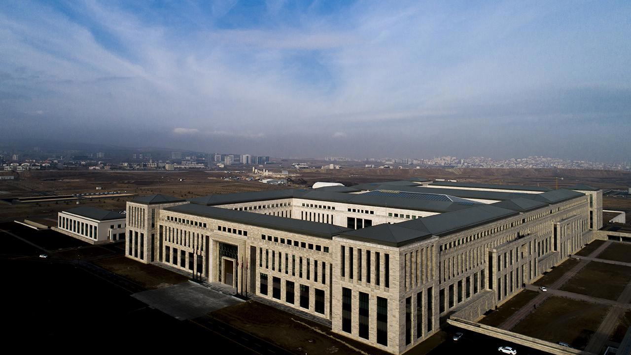 MİT'in Kariyer Olanakları Gençlerin Dikkatini Çekiyor