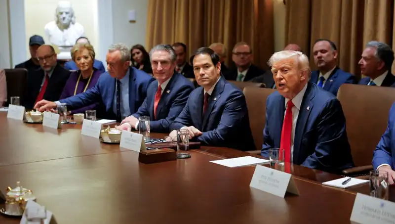 Trump, Musk ve Rubio Tartışmasını Yalanlayarak ABD Kabinesini Sarsıyor