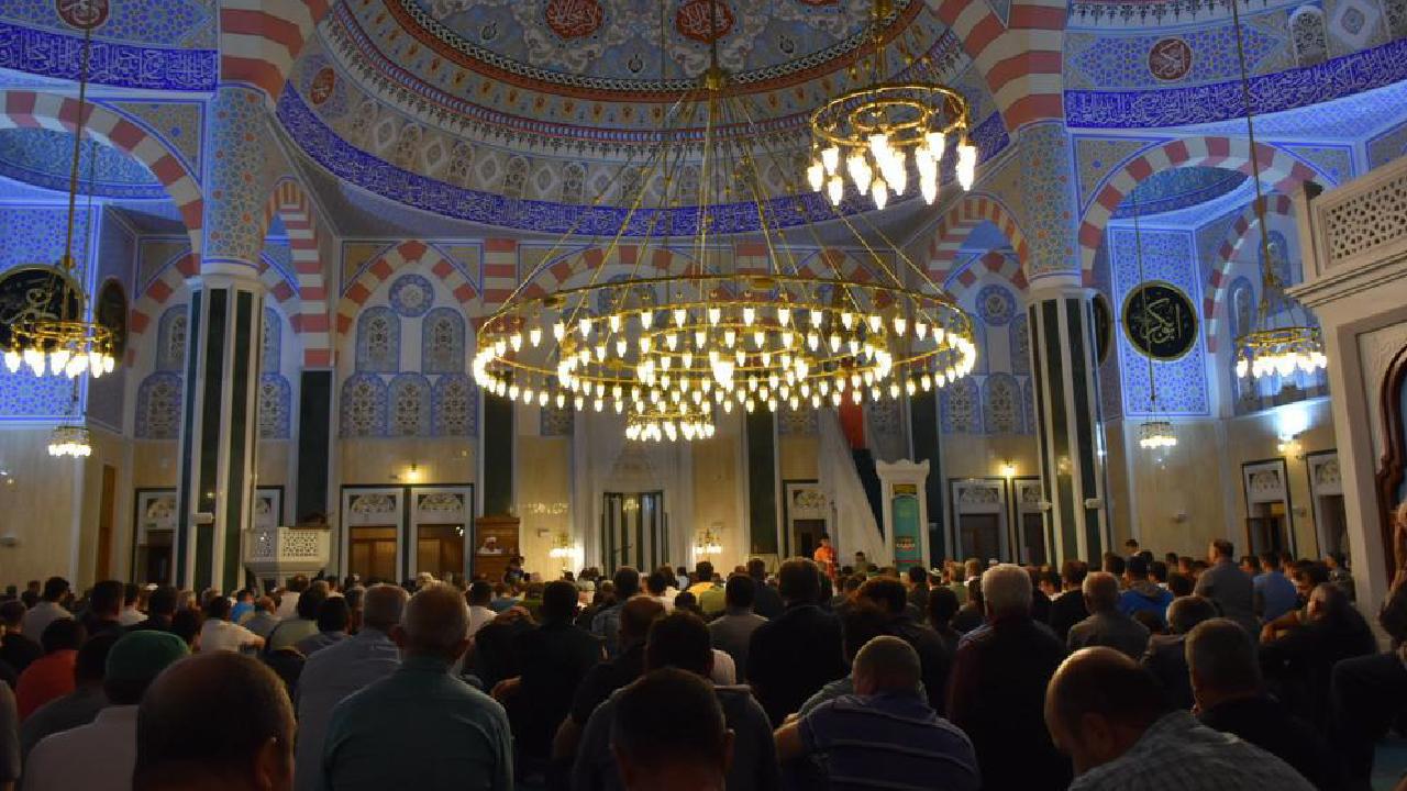 Regaib Kandili Dolayısıyla Müslümanlar İbadete Adanacak