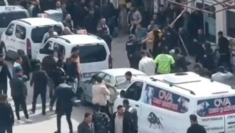 Erciş’te Taşlı Sopalı Kavga: 7 Kişi Gözaltına Alındı