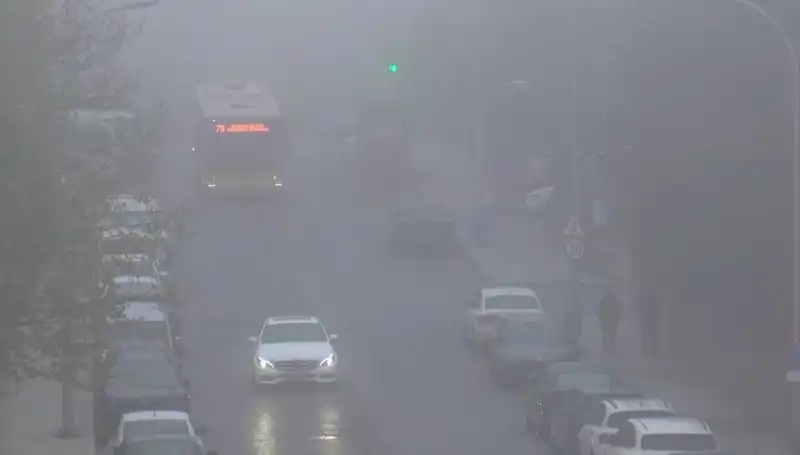İstanbul'da Görüş Mesafesini Düşüren Görkemli Sis Olayı Yaşandı