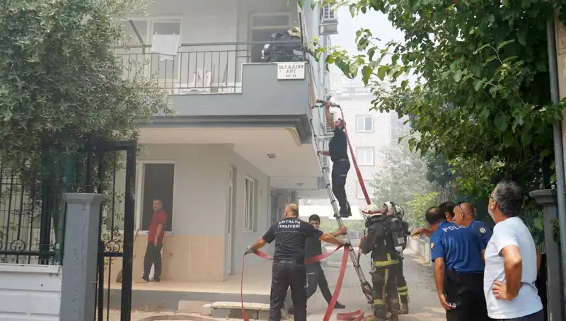 Arkadaş Tartışması Yangına Sebep Oldu: Daireler Kül Oldu