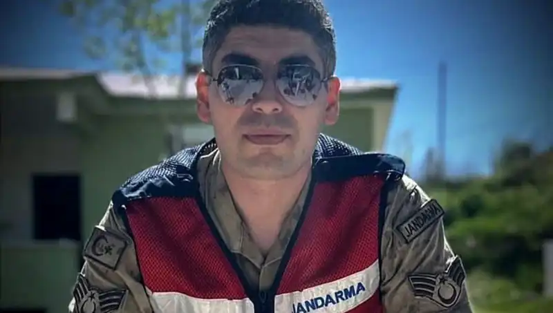 Kadir Astsubay’ın Ani Ölümü: Halı Saha Maçında Hayatını Kaybetti