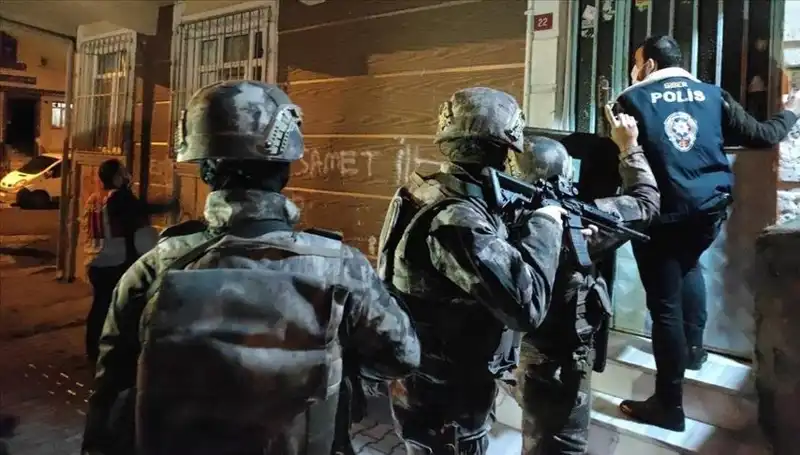 Adana’da Yoldaşlar Suç Örgütüne Büyük Operasyon: 41 Tutuklama Gerçekleşti